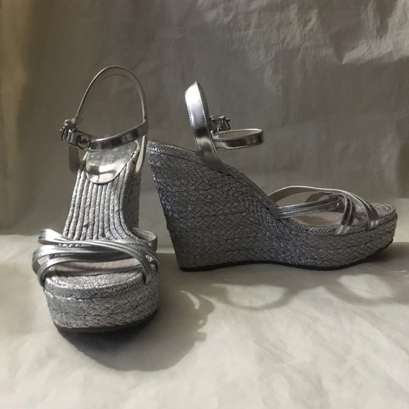 Shoes - Picture 1 of 3